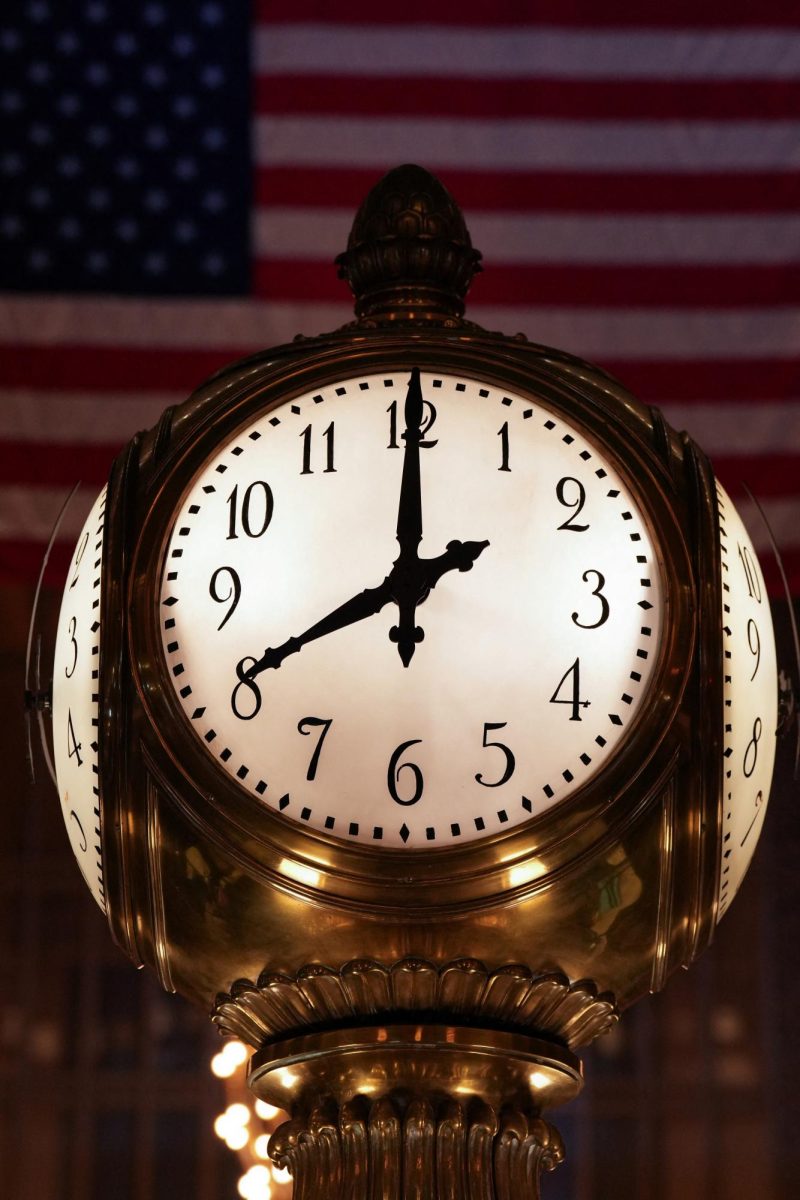 The clock inside the Grand Central Terminal shows 8 PM (ET), the postponed deadline set by U.S. President Donald Trump for Iran to reopen the Strait of Hormuz or face widespread attacks on its civilian infrastructure, in New York City, U.S., April 7, 2026. REUTERS/Adam Gray